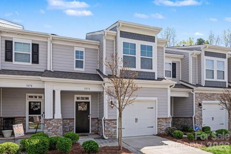 1076 Chicory Trace