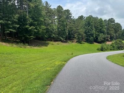 110 Rivercliff Drive E