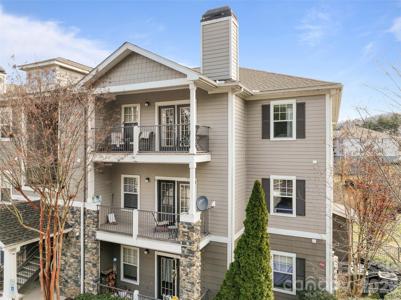 900 Vista Lake Drive