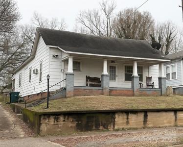 220 E Catawba Avenue