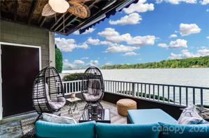 7332 Lakefront