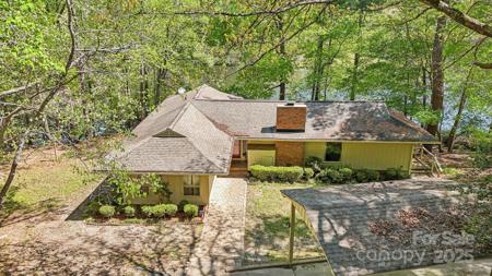334 Lakeview Circle