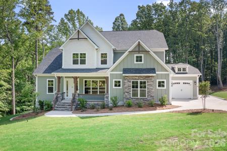 106 Windbluff Court