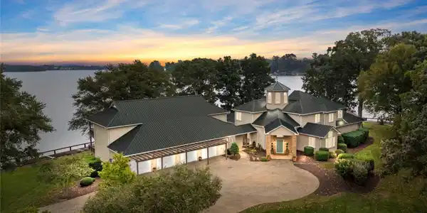 1890 Yacht Club Drive