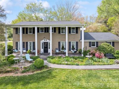 60 Club Knoll Avenue