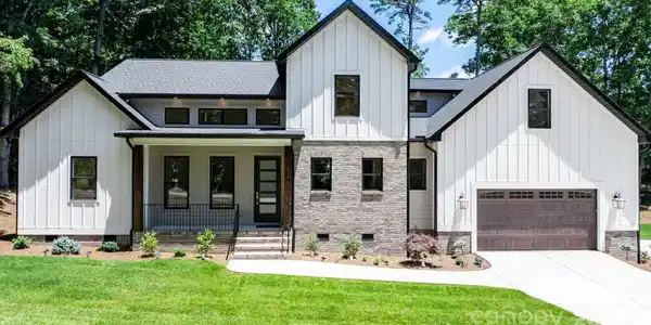 111 Greens Road