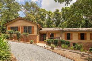 12 Lake Ridge Road