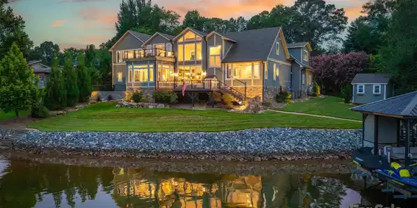 205 Leeward Point Loop