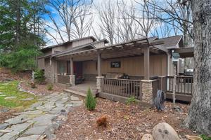3 Pine Knoll Drive