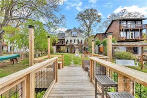 935 Riverside