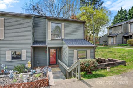 4340 N Center Street NE