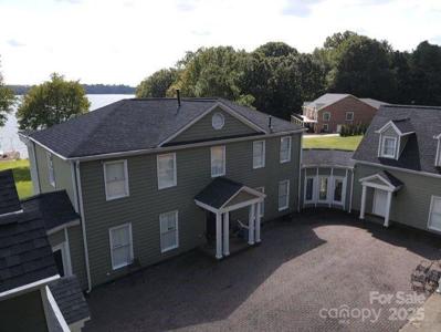 2111 Windermere Lane