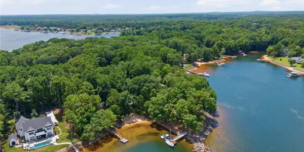 8247 Luckey Point Road