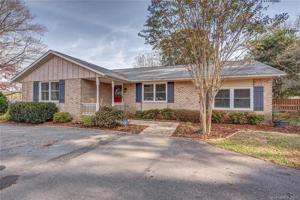 312 Paradise Circle