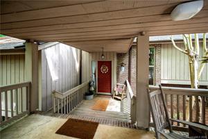 6 Oakwood Court