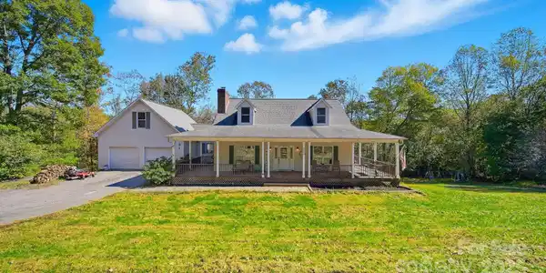 4820 29th Street Drive NE