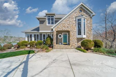 4458 Lakeshore Circle