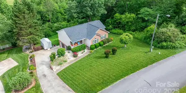 215 Taylor Circle