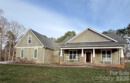 1594 Roundstone Road