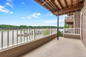 7332 Lakefront Drive