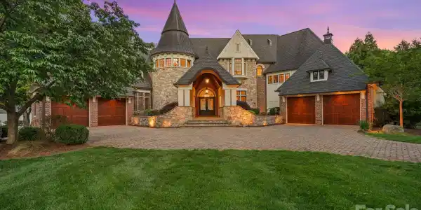 109 Conway Court