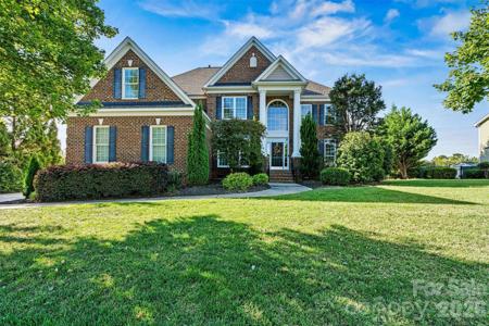 2576 Shanklin Lane S