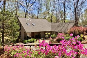 33 Timberidge Drive