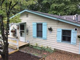 105 Sandlewood Drive