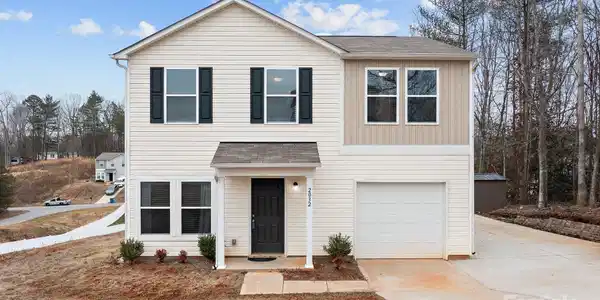 2032 Country Place