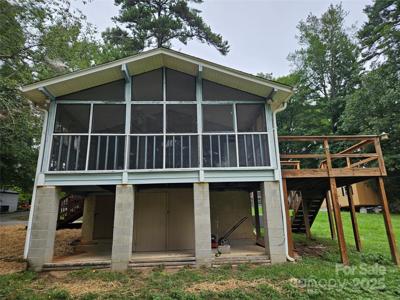 6813 Navajo Trail