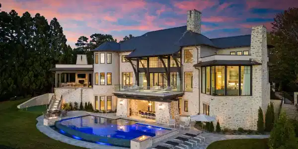 19125 Peninsula Point Drive