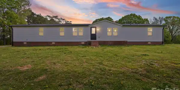 8592 Amanda Lane
