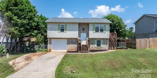 23 Redwood Court