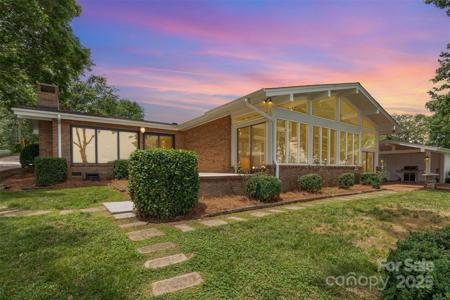 5114 Leisure Lane