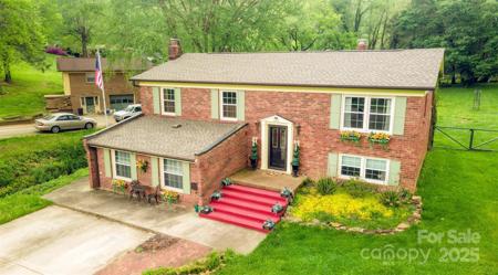 162 Fairway Hills Drive