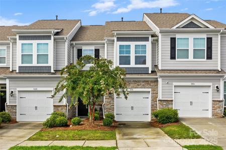 1018 Chicory Trace