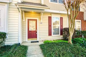 907 Azurine Circle