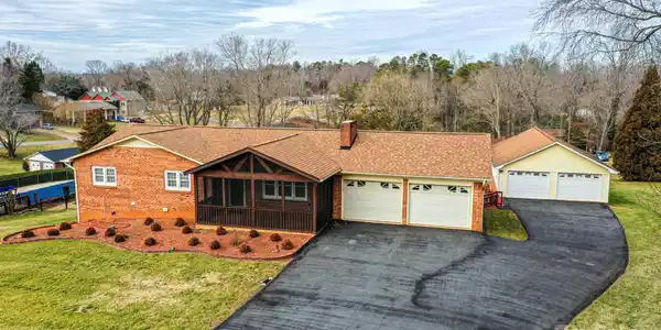 5513 Suttlemyre Lane