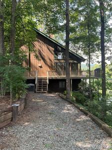 222 West Lake Drive N