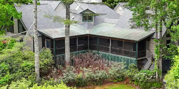 1592 Eagle Lake Drive