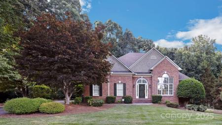 122 Mariner Pointe Lane