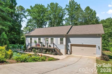 136 Huntington Lane