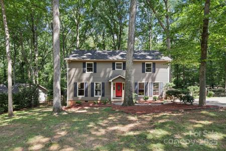 8 Hickory Ridge Court
