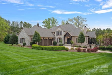 105 Grey Lady Court