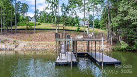 1408 Lake Vista Drive NE