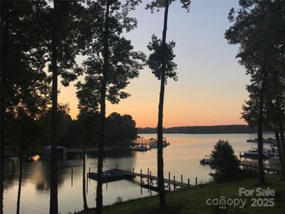 113 Angler Place