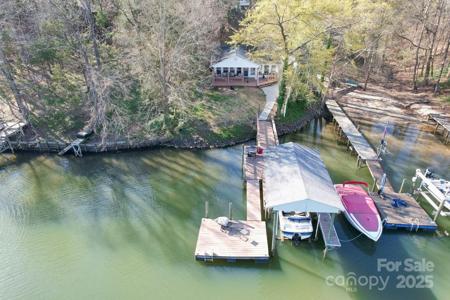 1657 Bowater Road