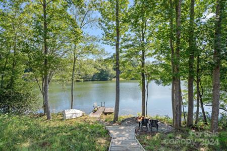 135 Pondhaven Circle