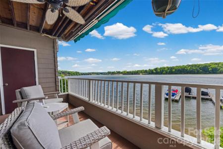 7332 Lakefront Drive