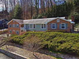 2263 Lakeshore Drive